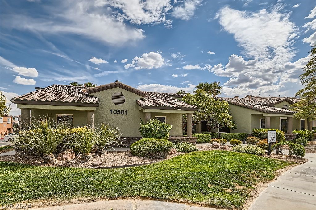10531 Hedge View Avenue