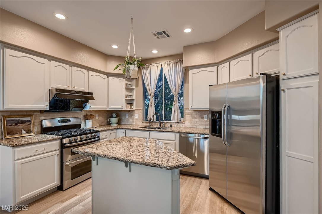 1612 Estrella Street