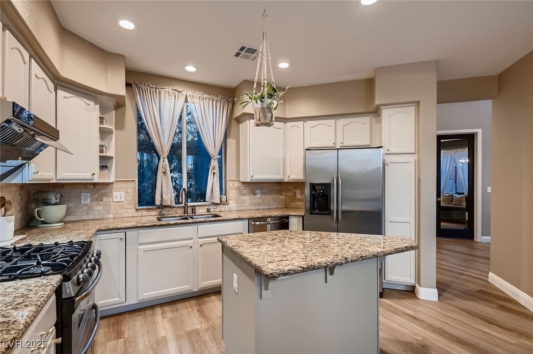 1612 Estrella Street