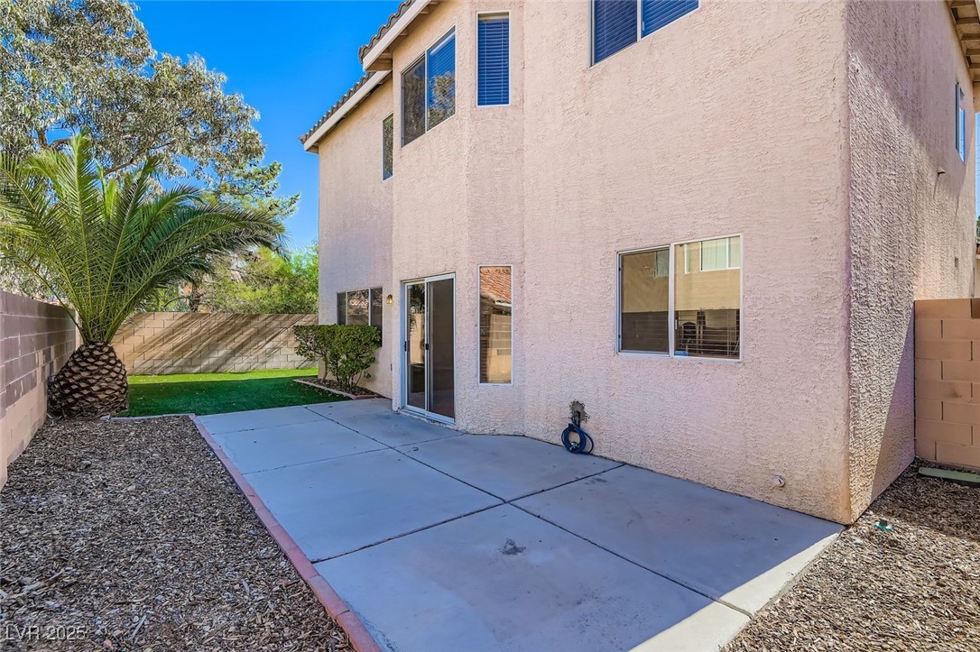 10368 Sloping Hill Avenue