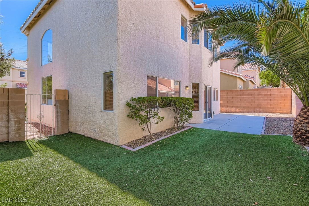 10368 Sloping Hill Avenue