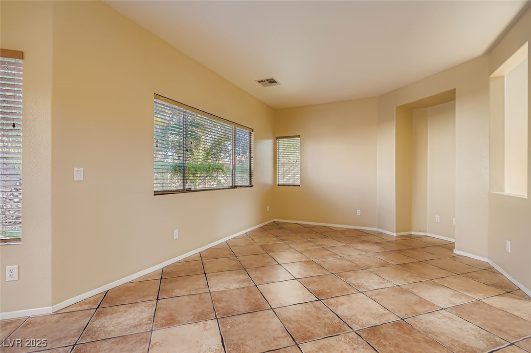 10368 Sloping Hill Avenue