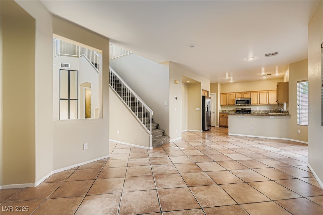 10368 Sloping Hill Avenue