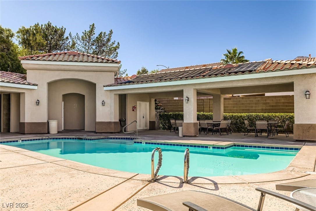 10368 Sloping Hill Avenue