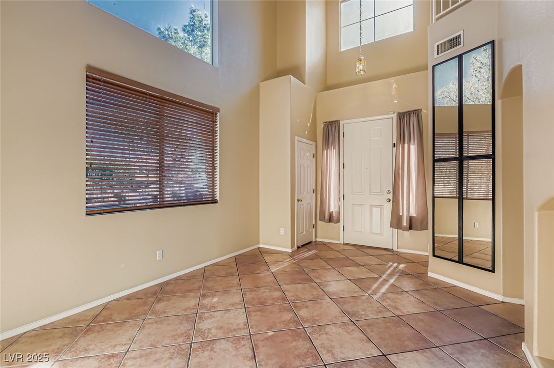 10368 Sloping Hill Avenue