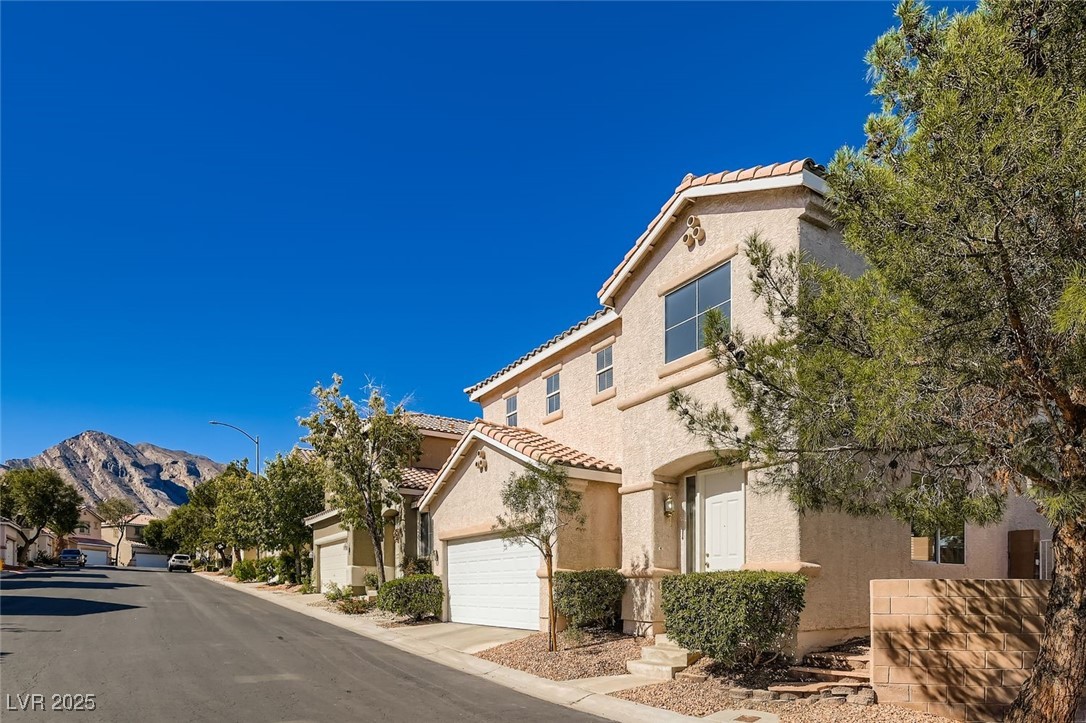 10368 Sloping Hill Avenue