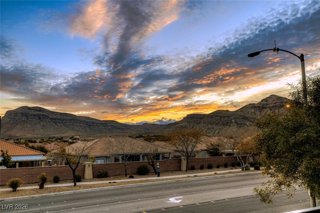 9213 Weeping Water Avenue