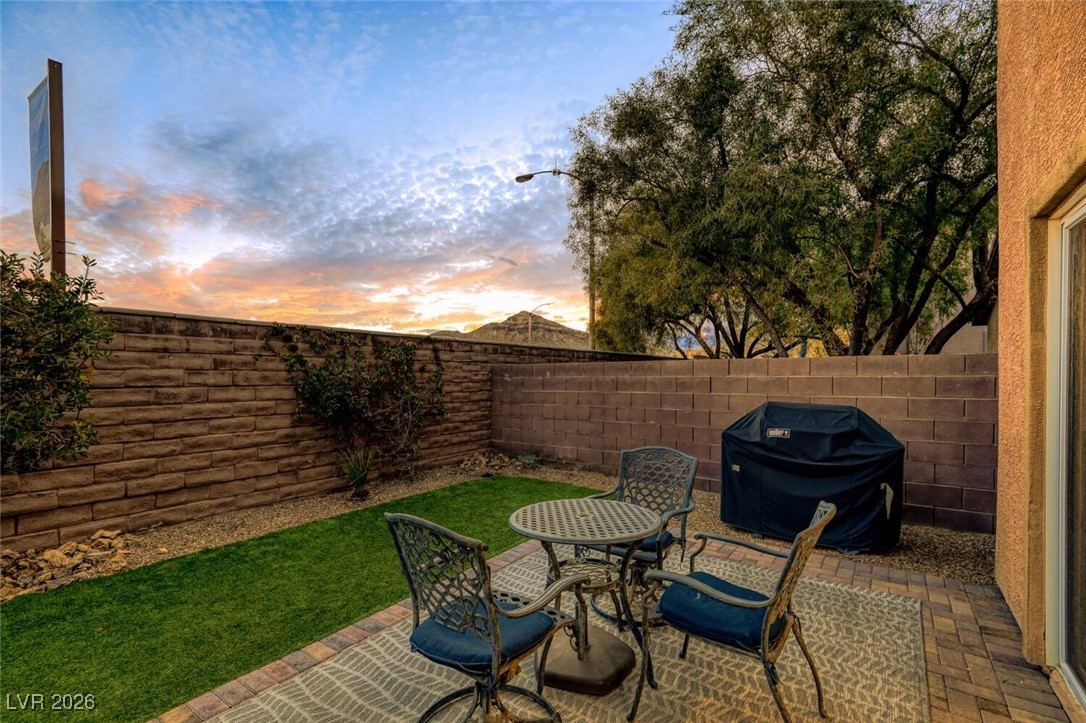 9213 Weeping Water Avenue