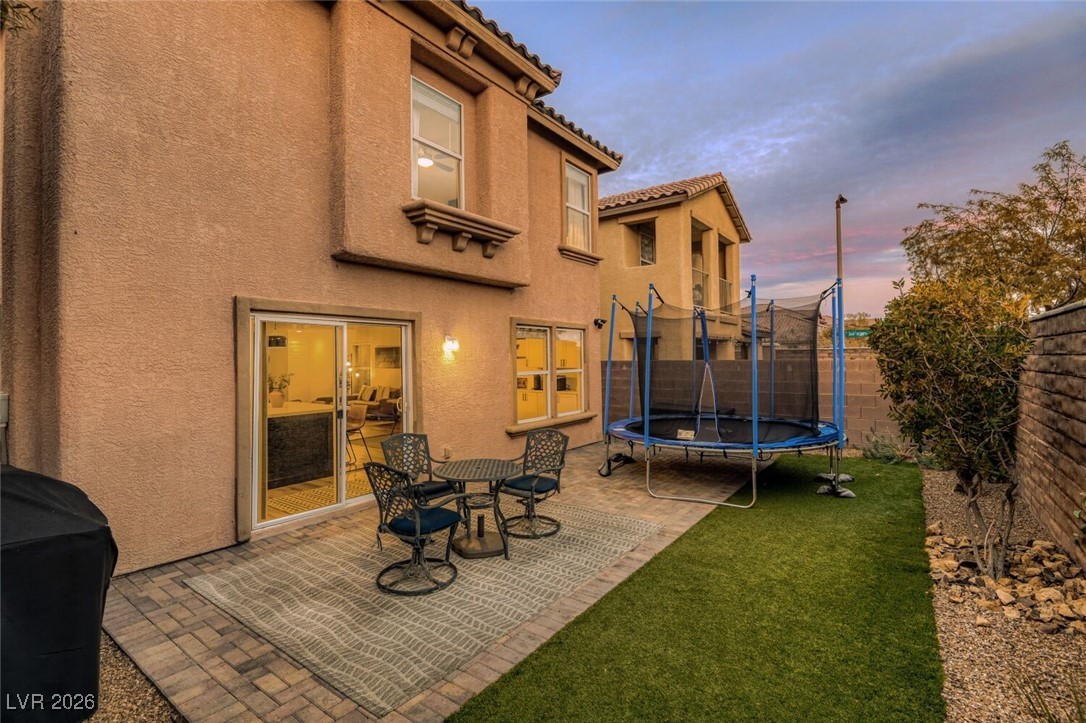 9213 Weeping Water Avenue