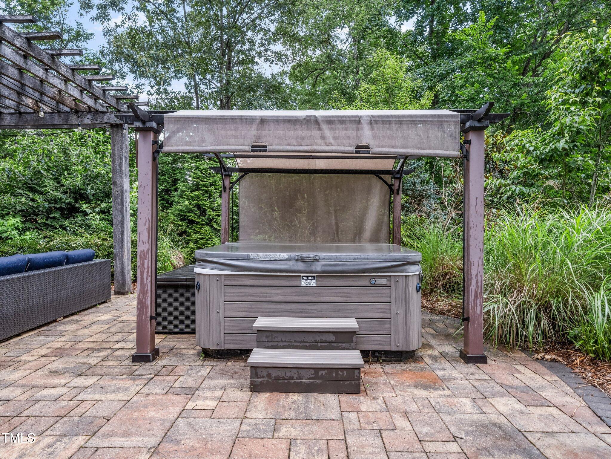 218 Inwood Forest Drive