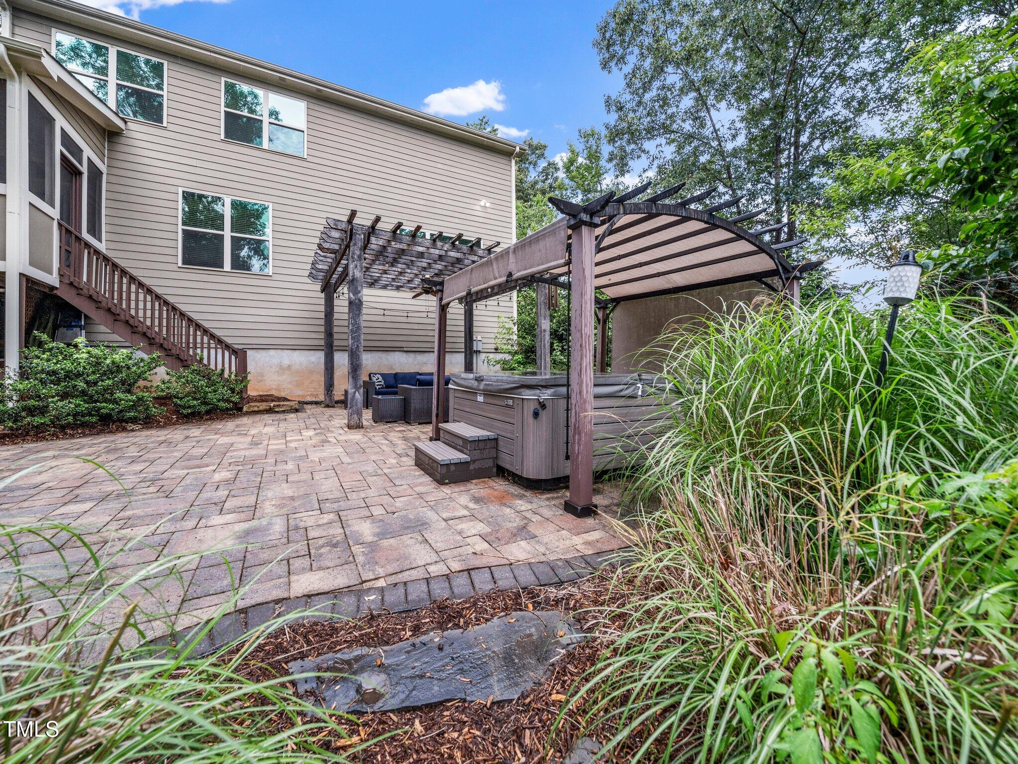 218 Inwood Forest Drive