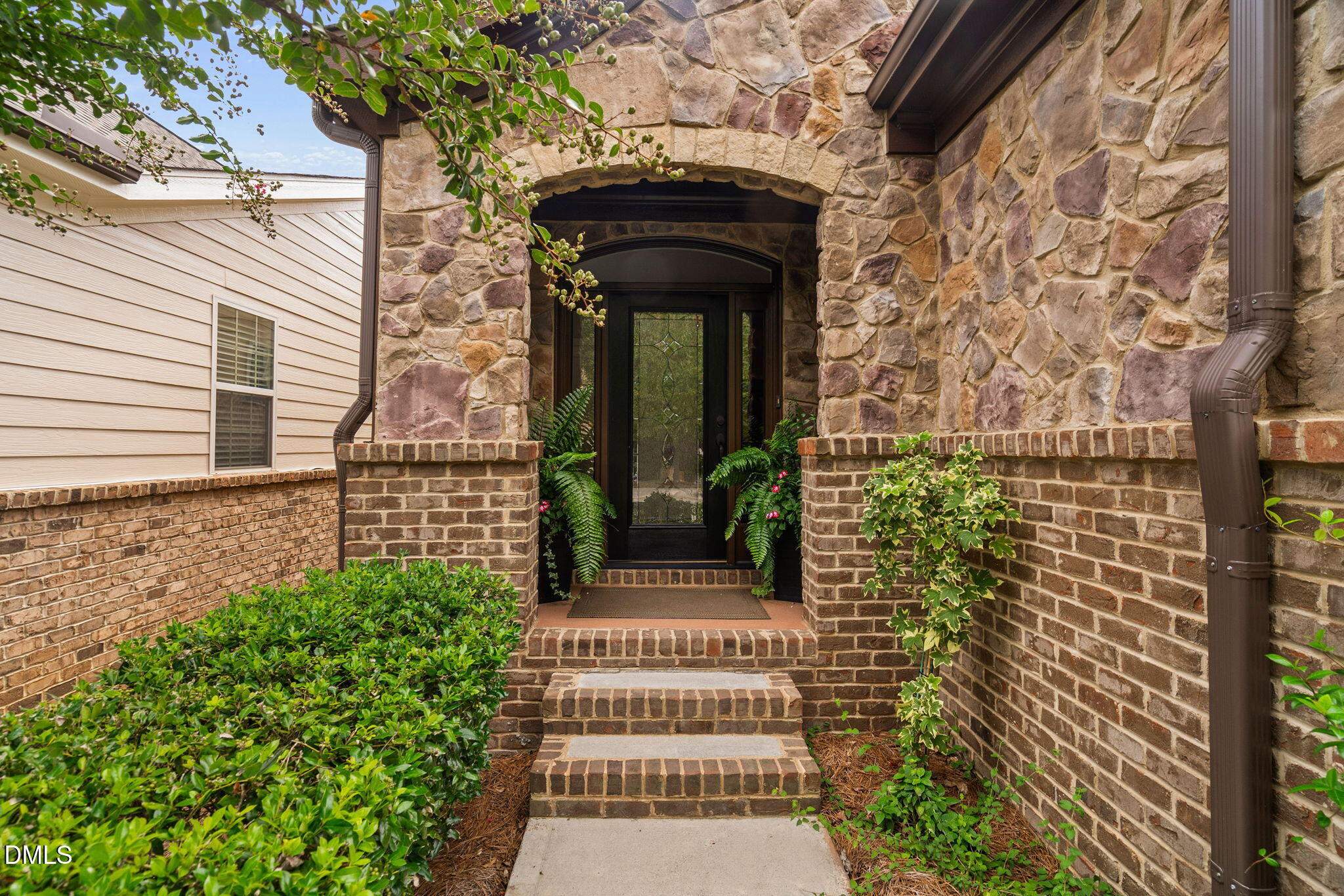 656 Angelica Circle