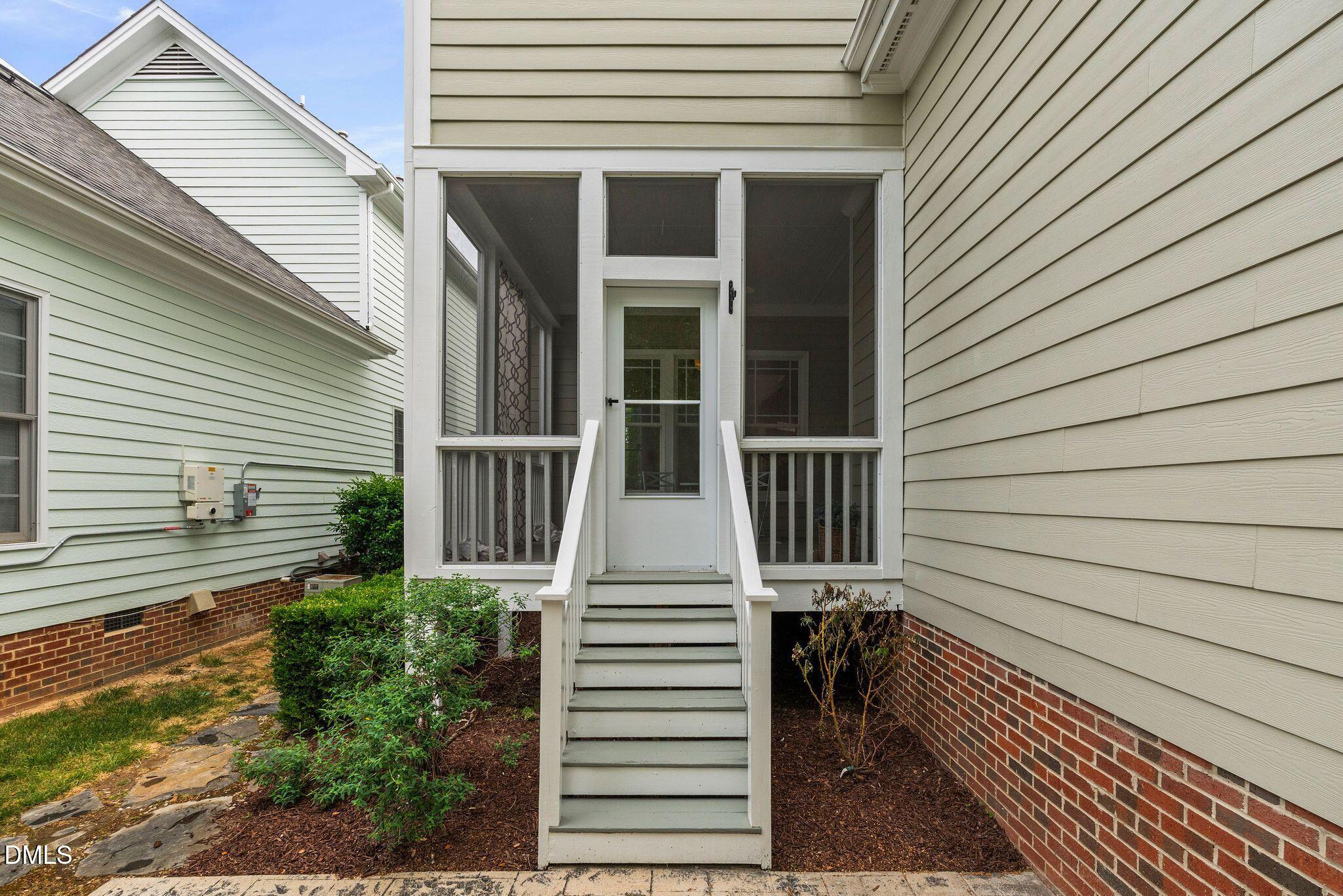 909 Carpenter Town Lane