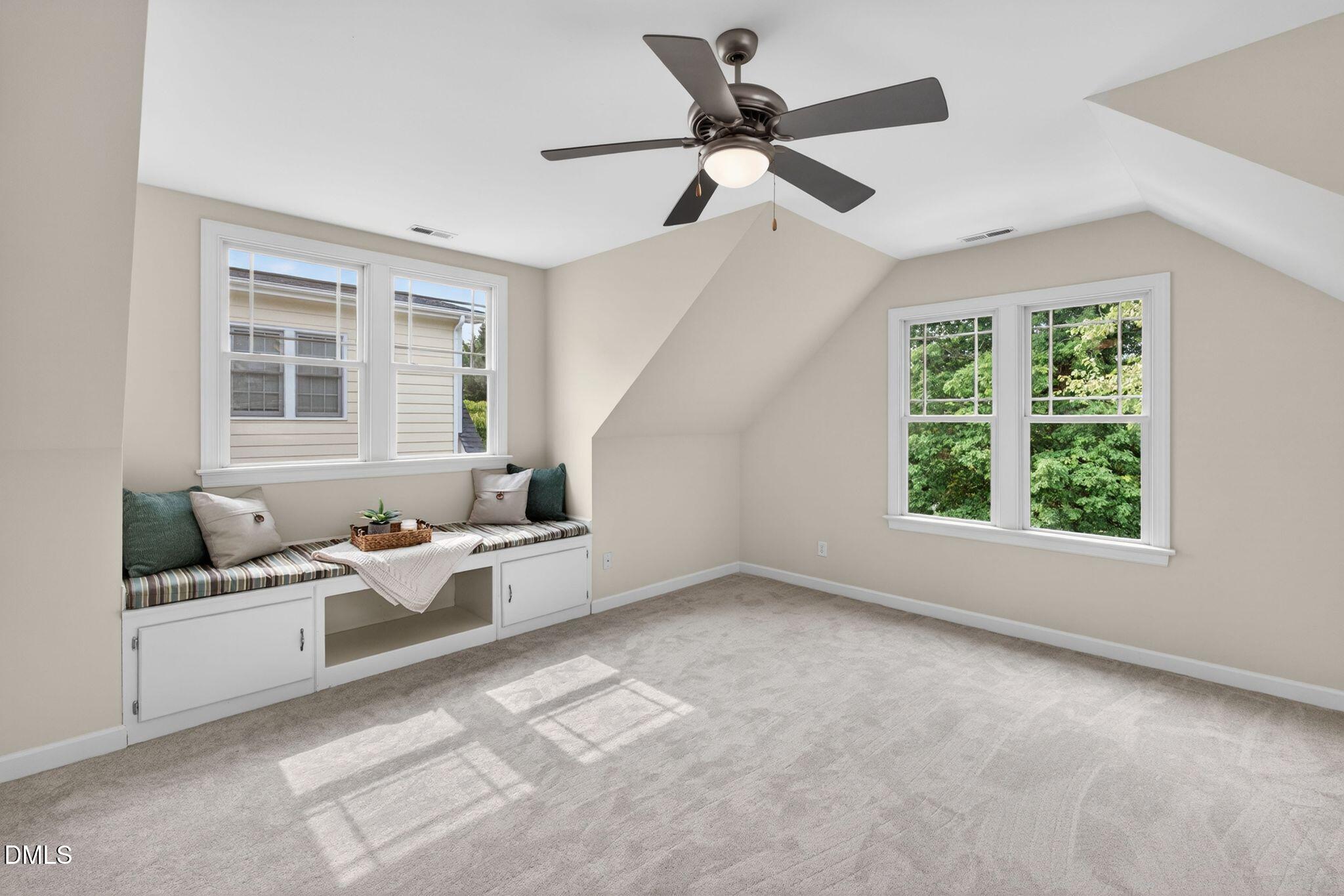 909 Carpenter Town Lane