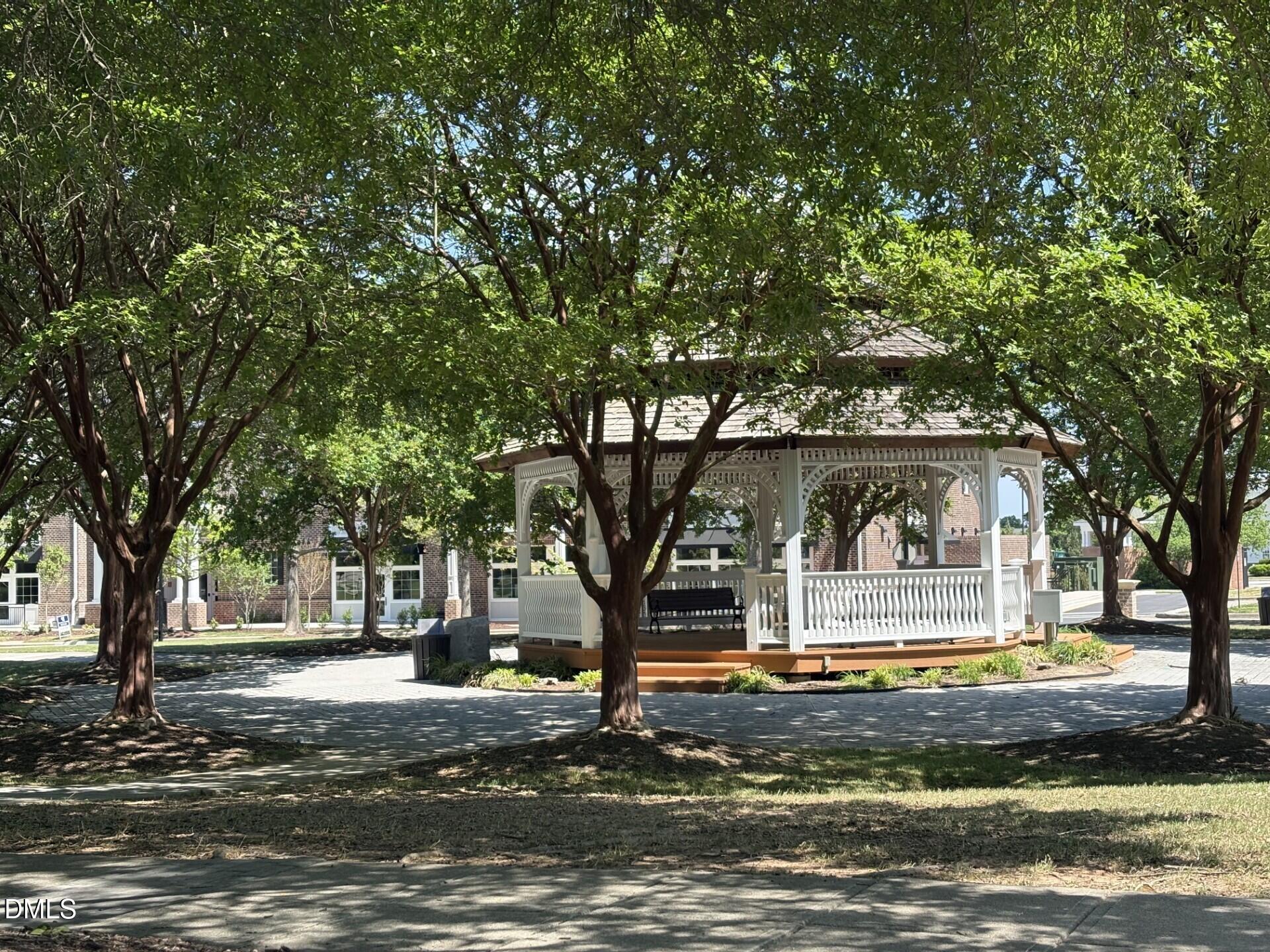 909 Carpenter Town Lane