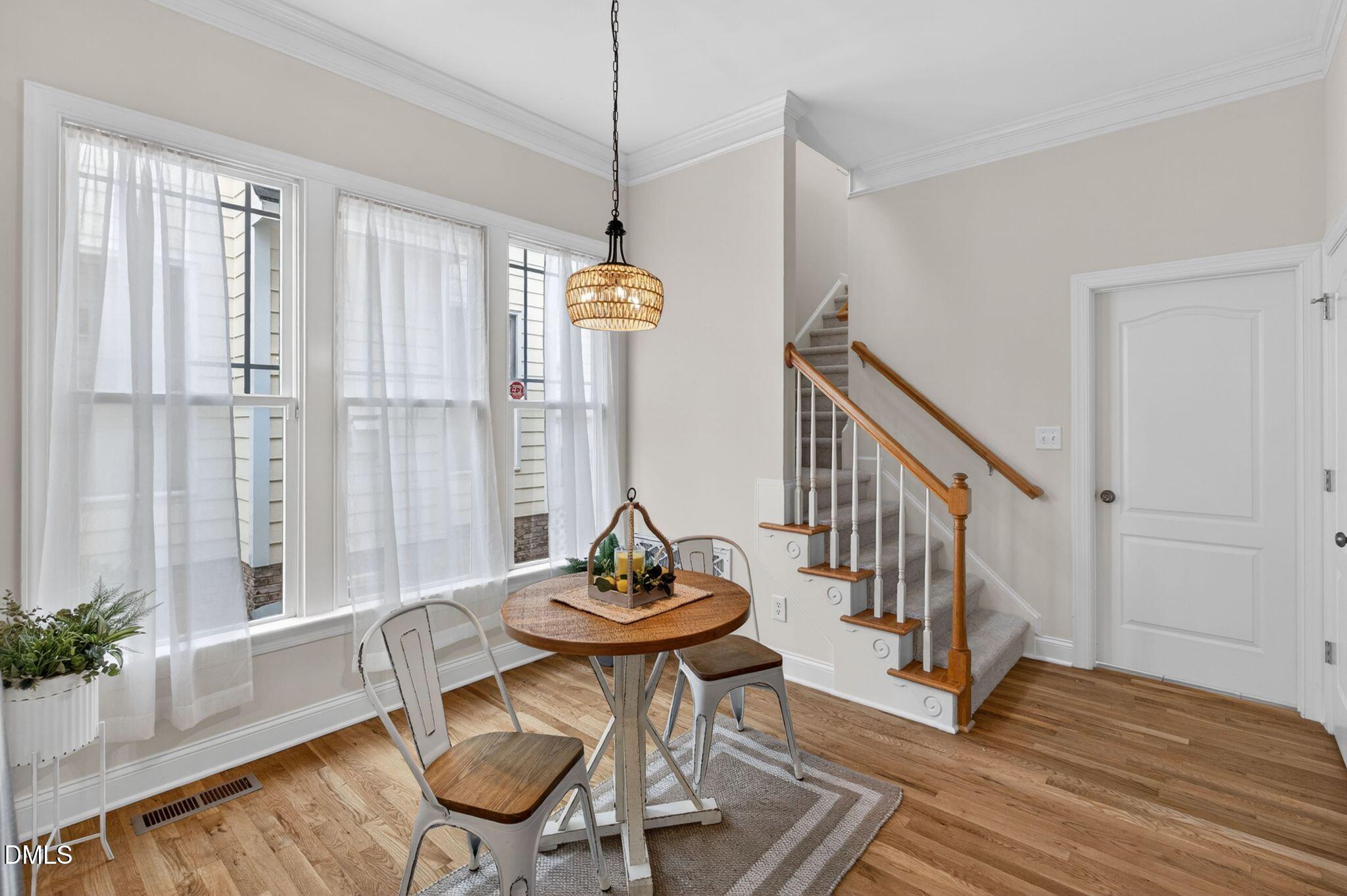 909 Carpenter Town Lane