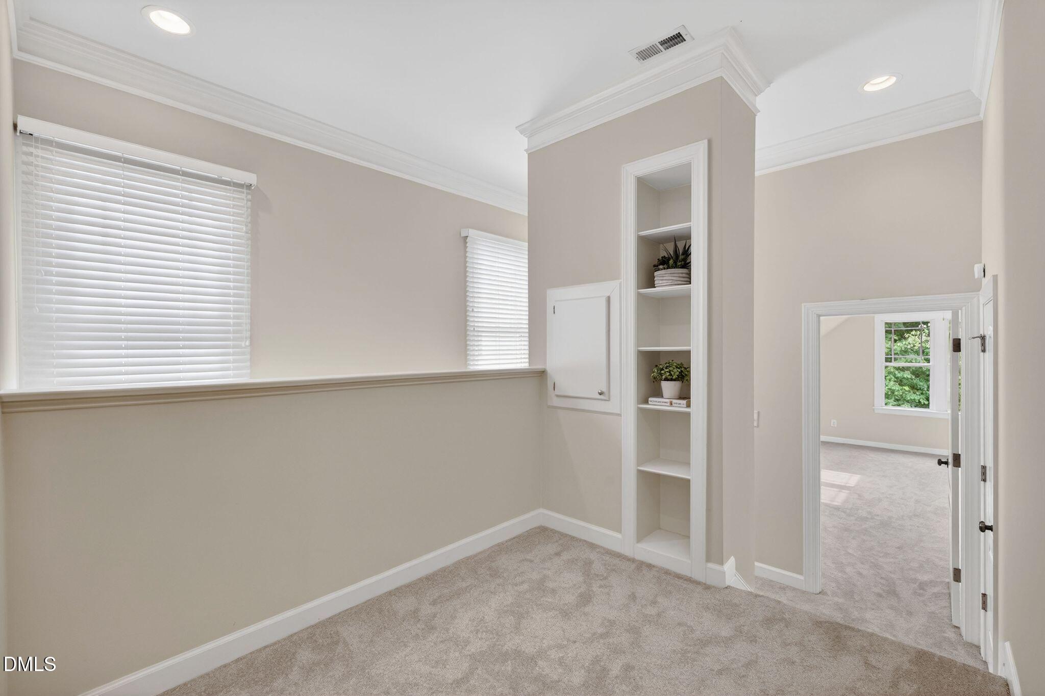 909 Carpenter Town Lane