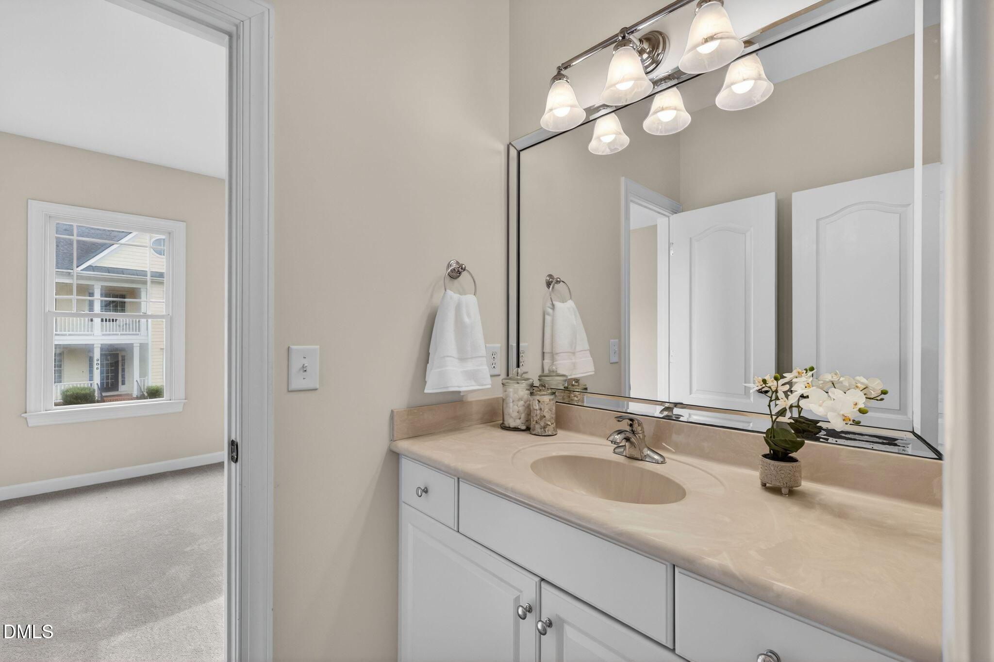 909 Carpenter Town Lane