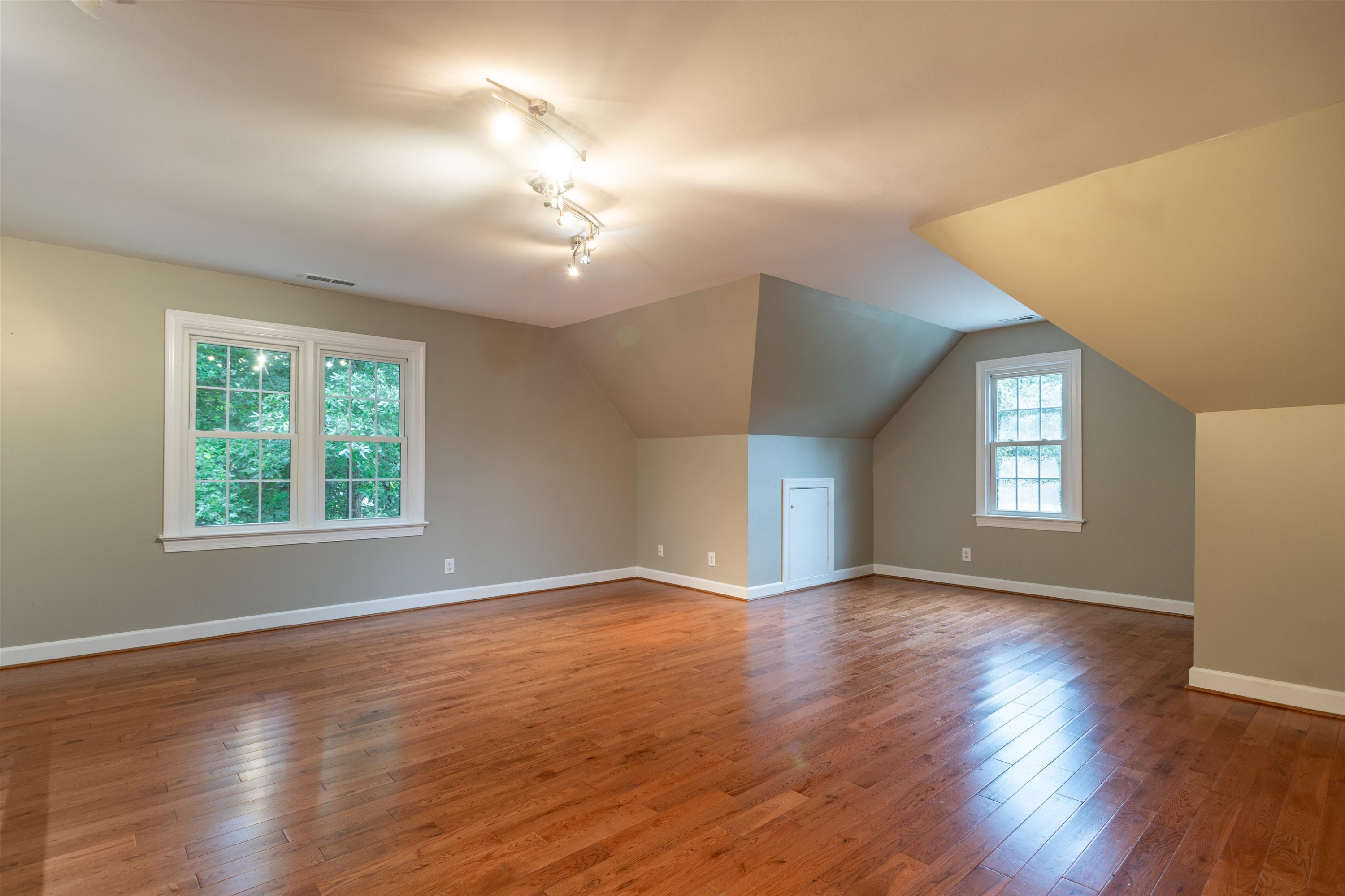 6017 Tenbury Court