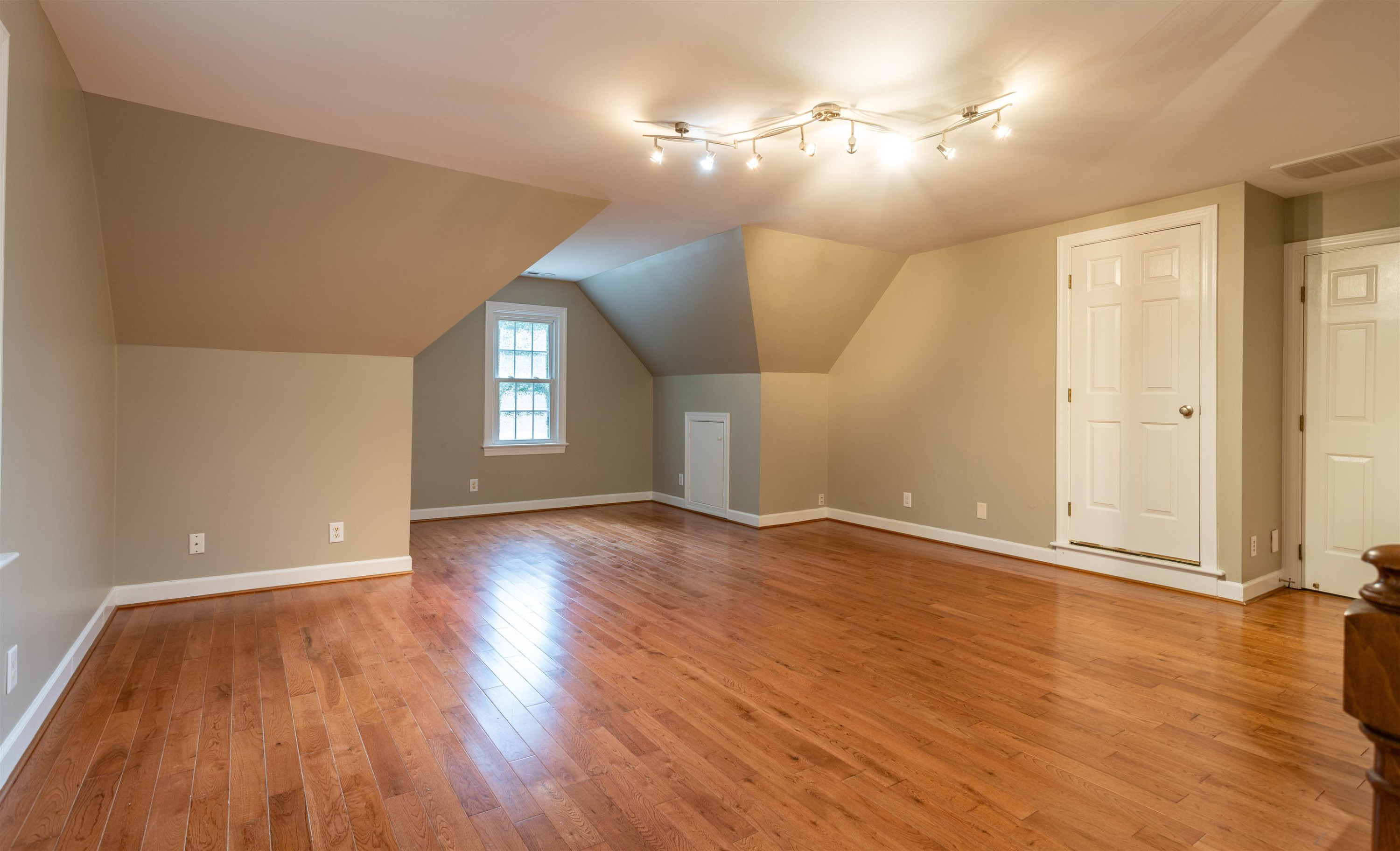6017 Tenbury Court