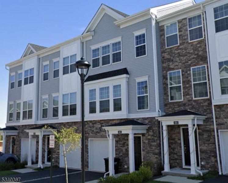 405 Saratoga Ct Condo