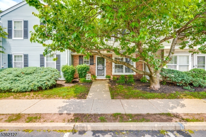362 Aldeburgh Ave