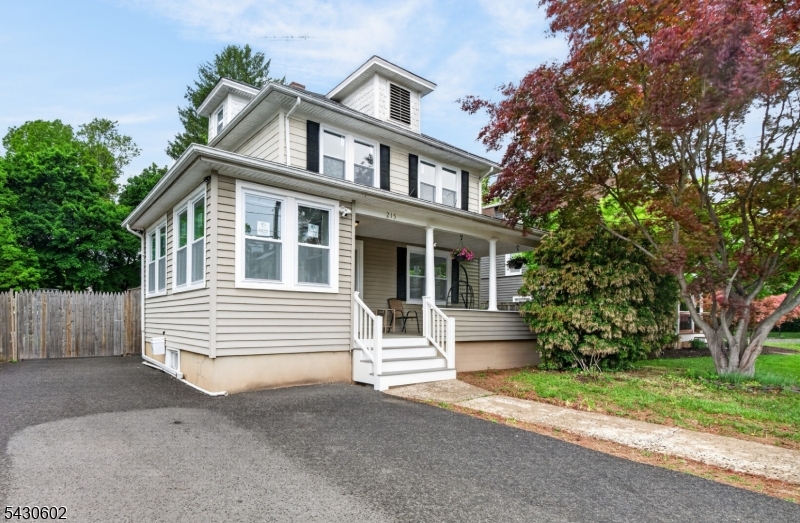215 Grove St