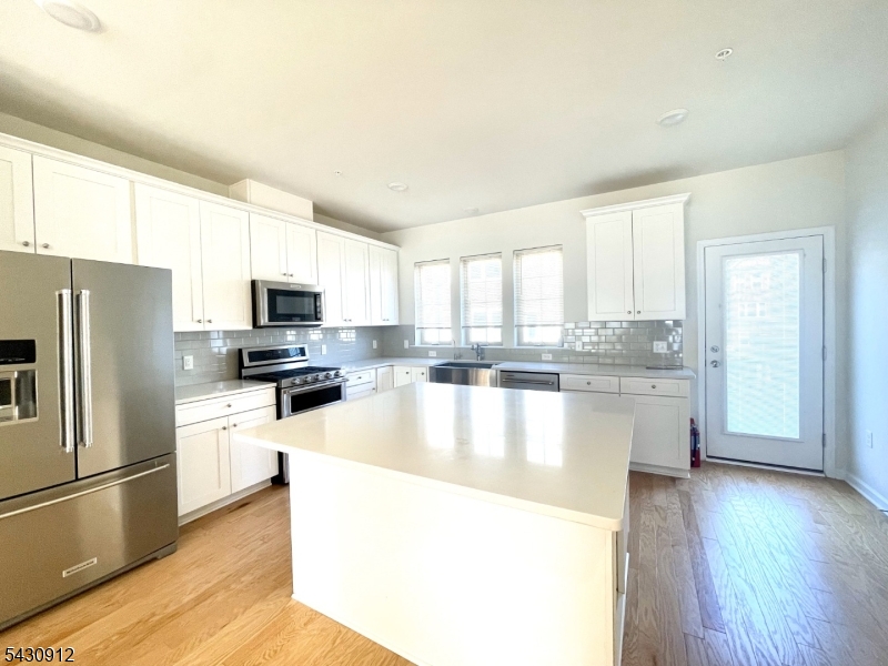 2 Gala Ct
