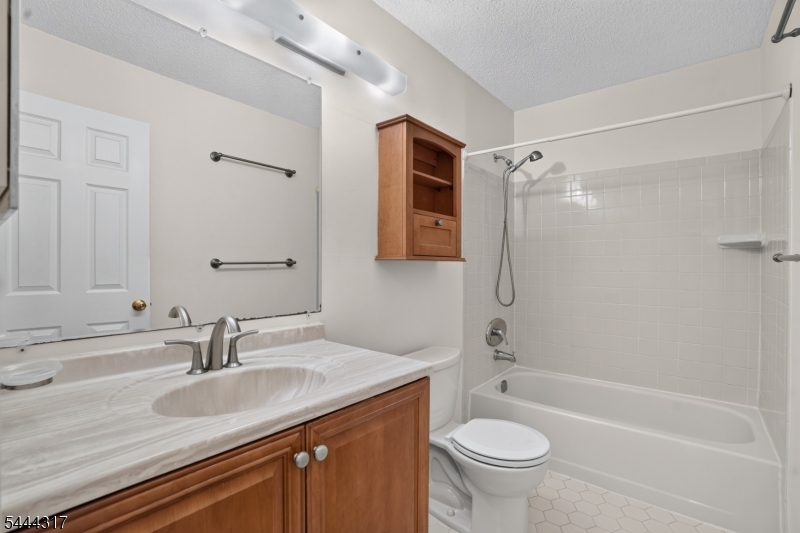 2212 Doolittle Dr