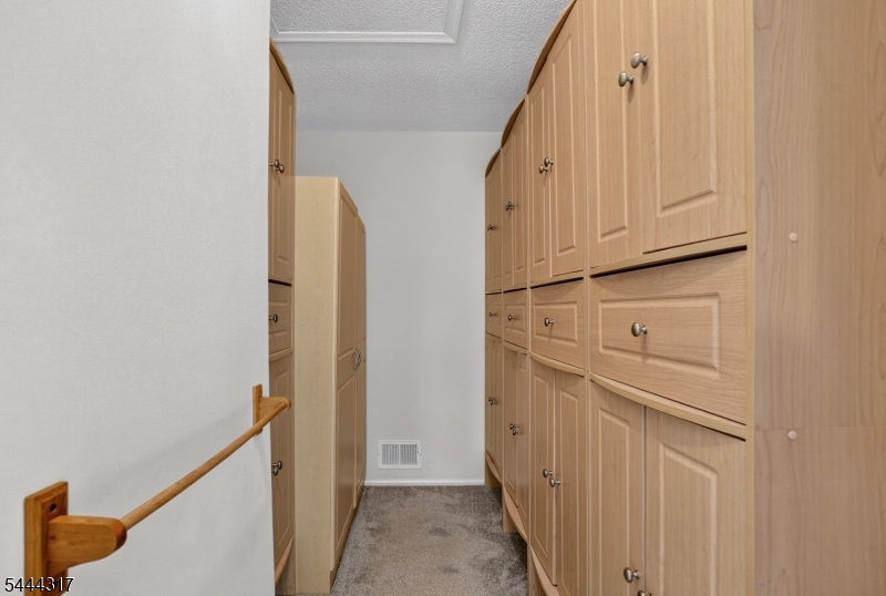 2212 Doolittle Dr