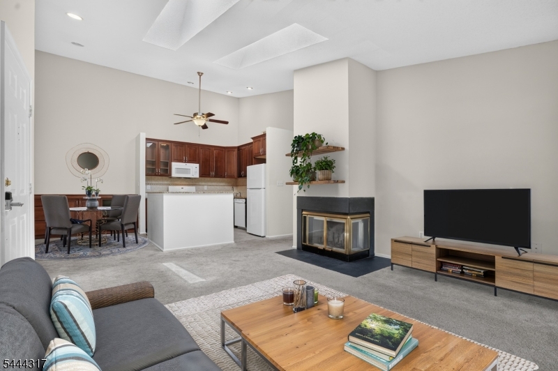 2212 Doolittle Dr