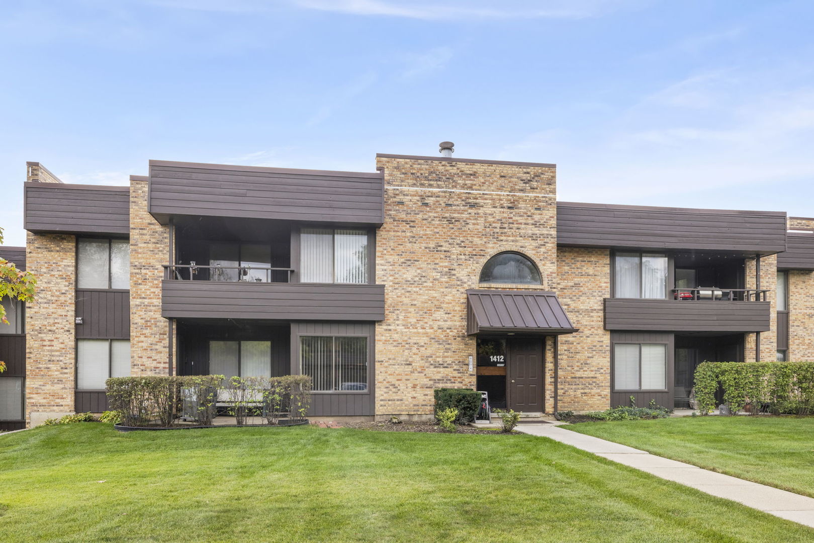 1412 N Sterling Avenue Unit: 203