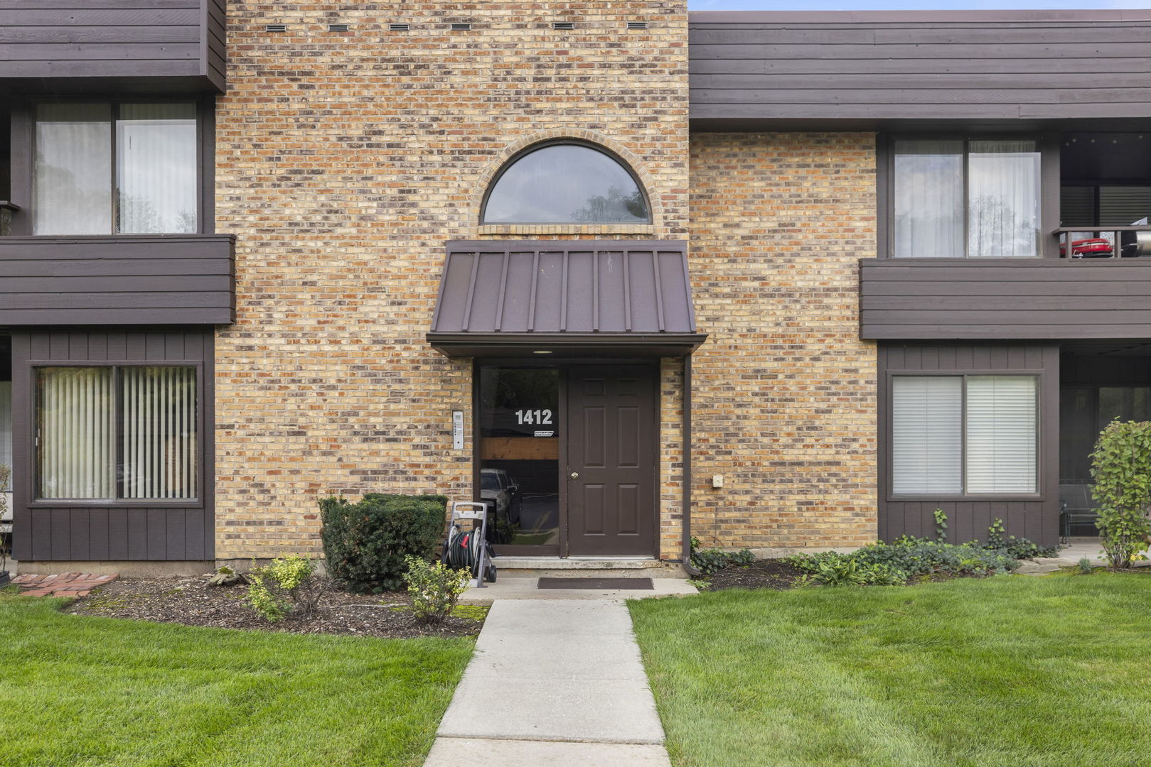 1412 N Sterling Avenue Unit: 203
