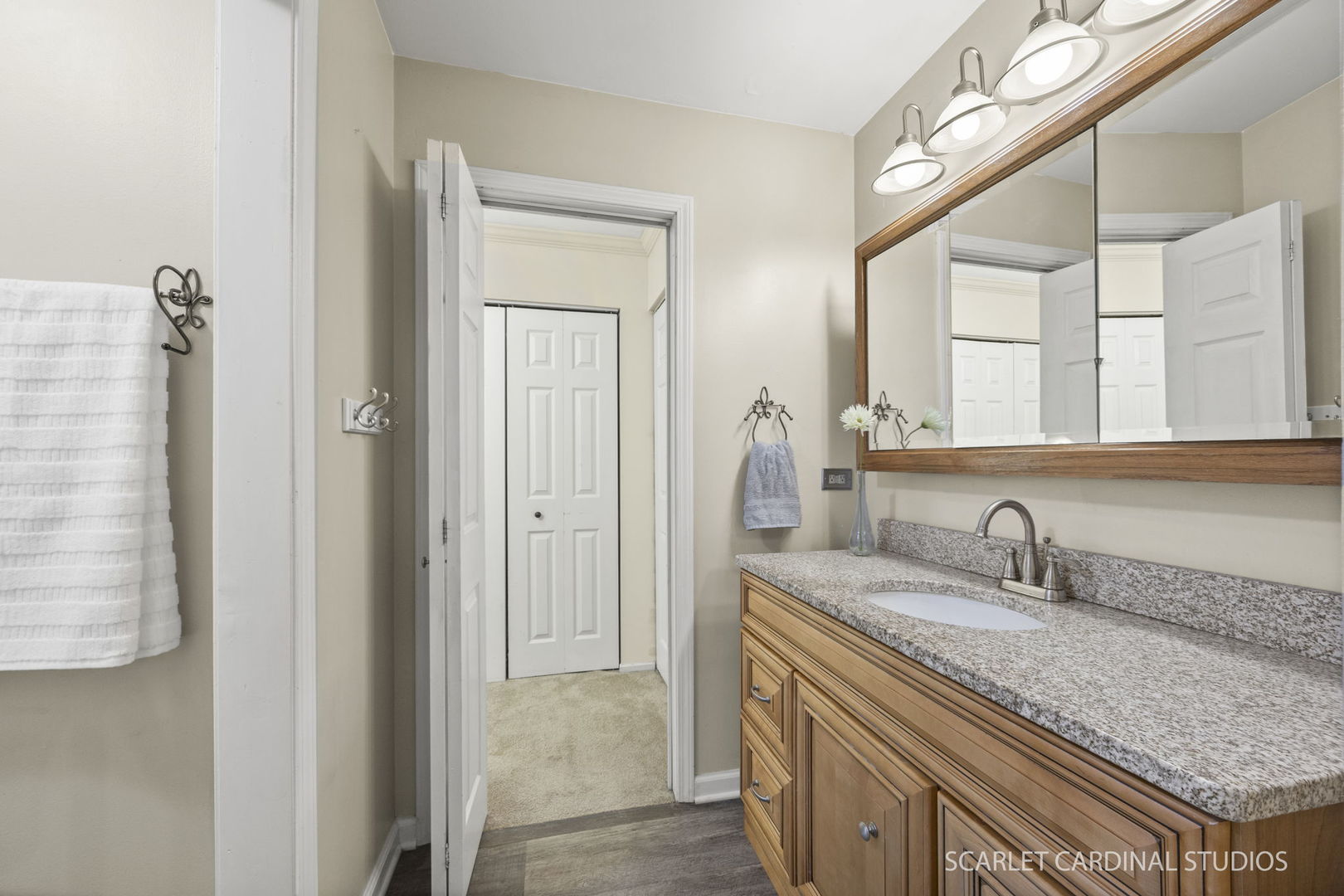 2221 Woodland Circle