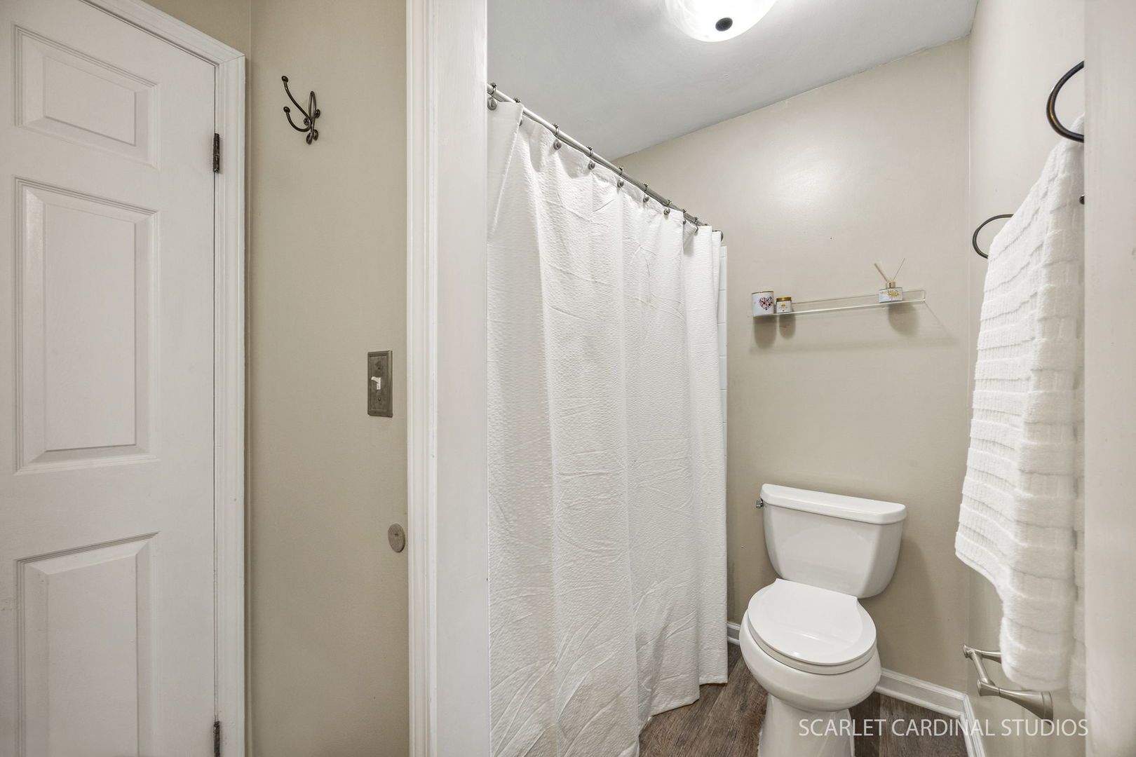 2221 Woodland Circle