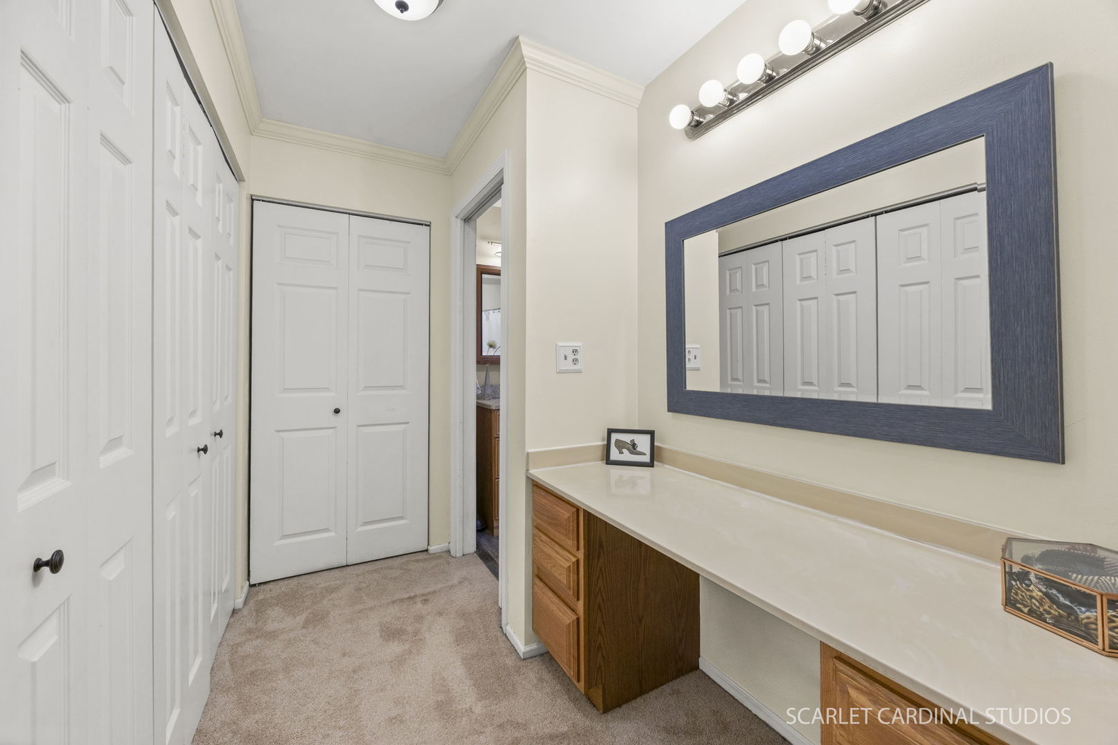 2221 Woodland Circle