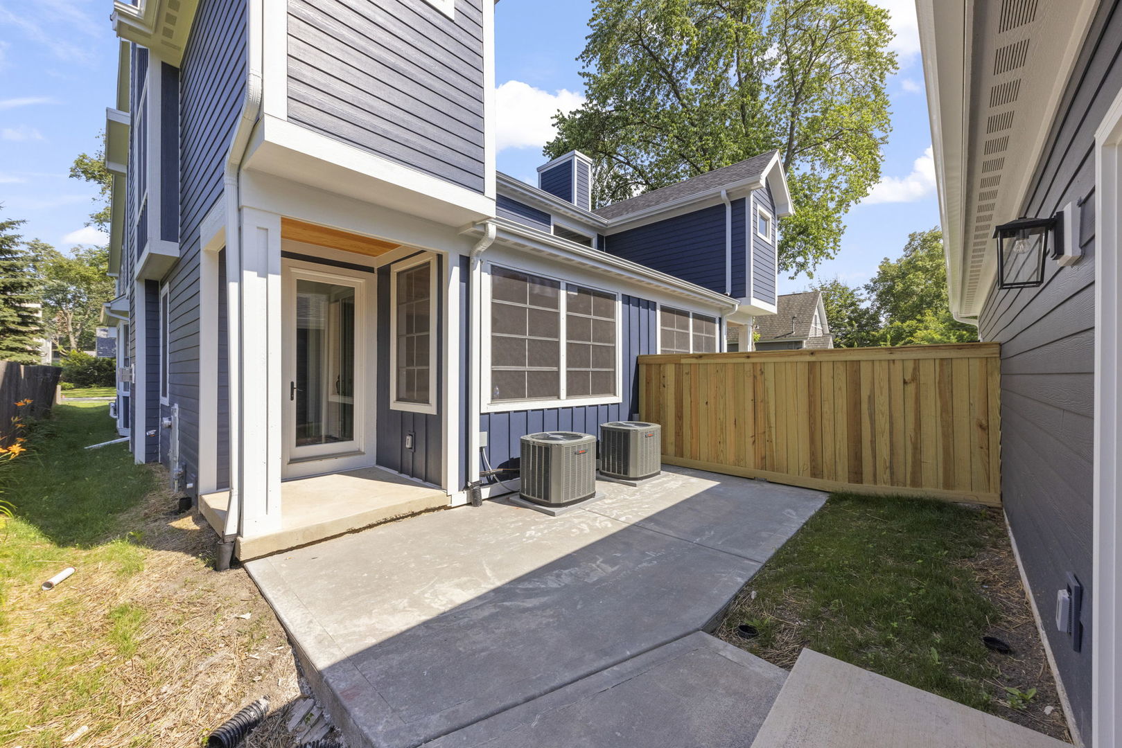 717 N Brainard Street