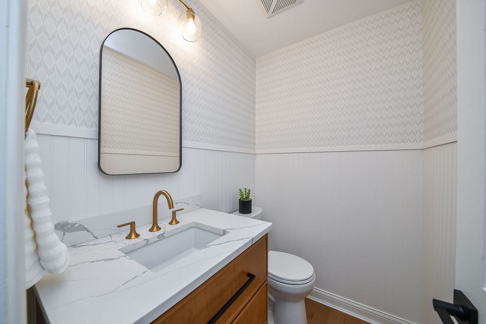 25W184 Setauket Avenue