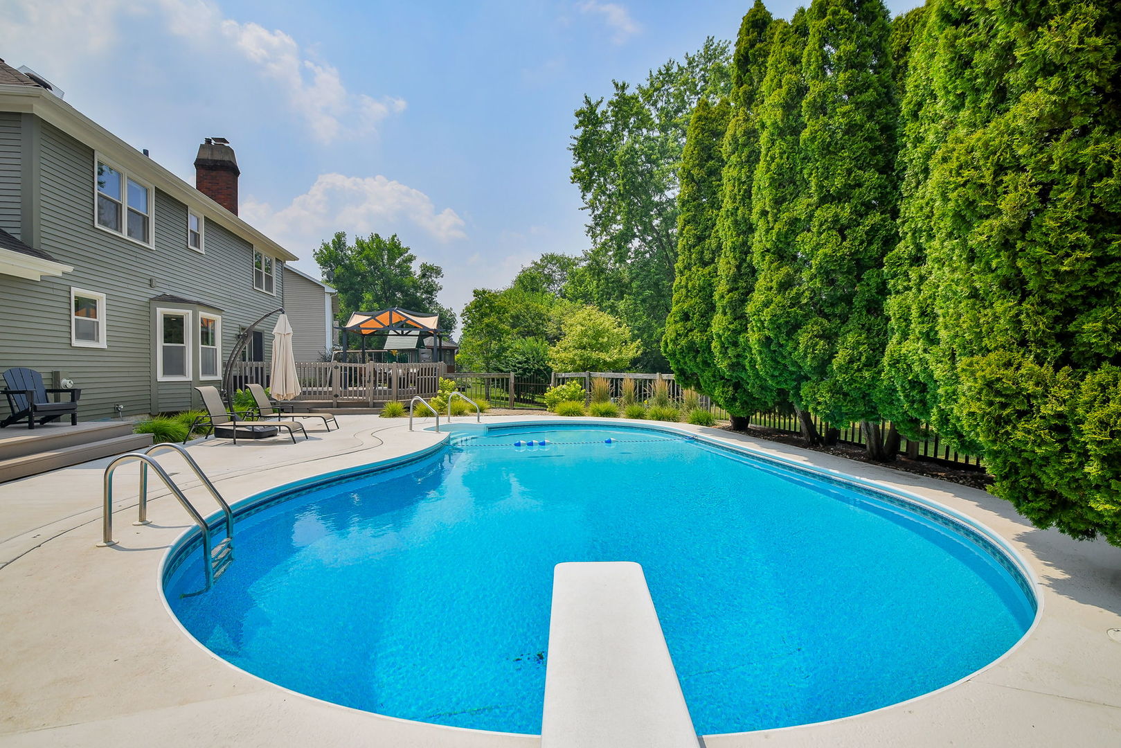 25W184 Setauket Avenue