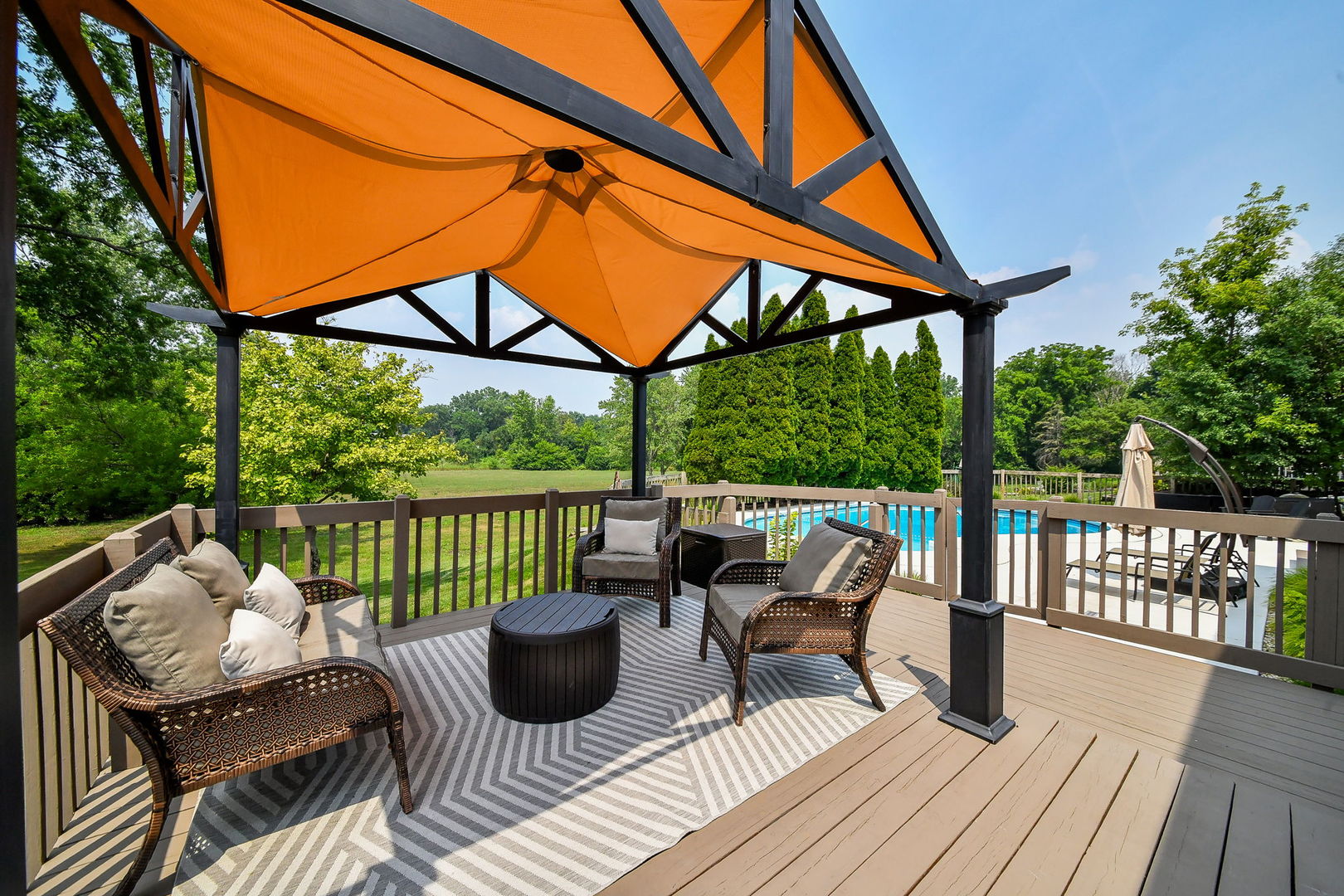 25W184 Setauket Avenue