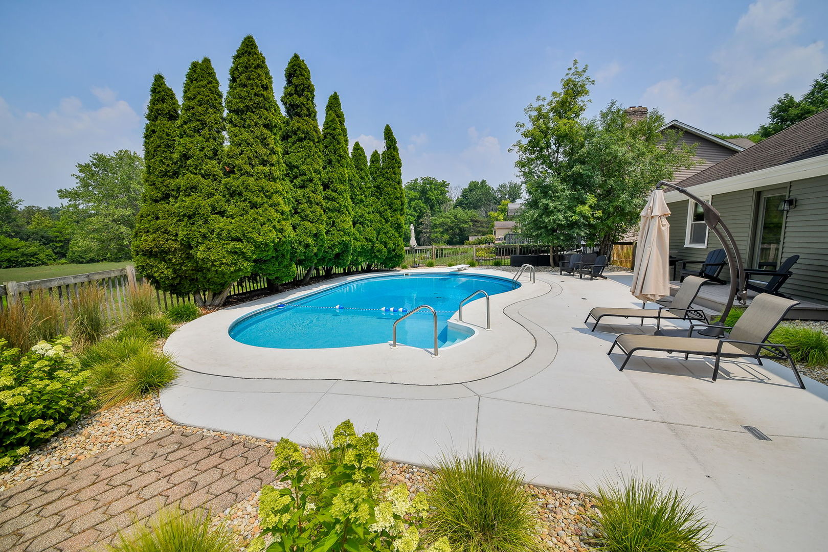 25W184 Setauket Avenue