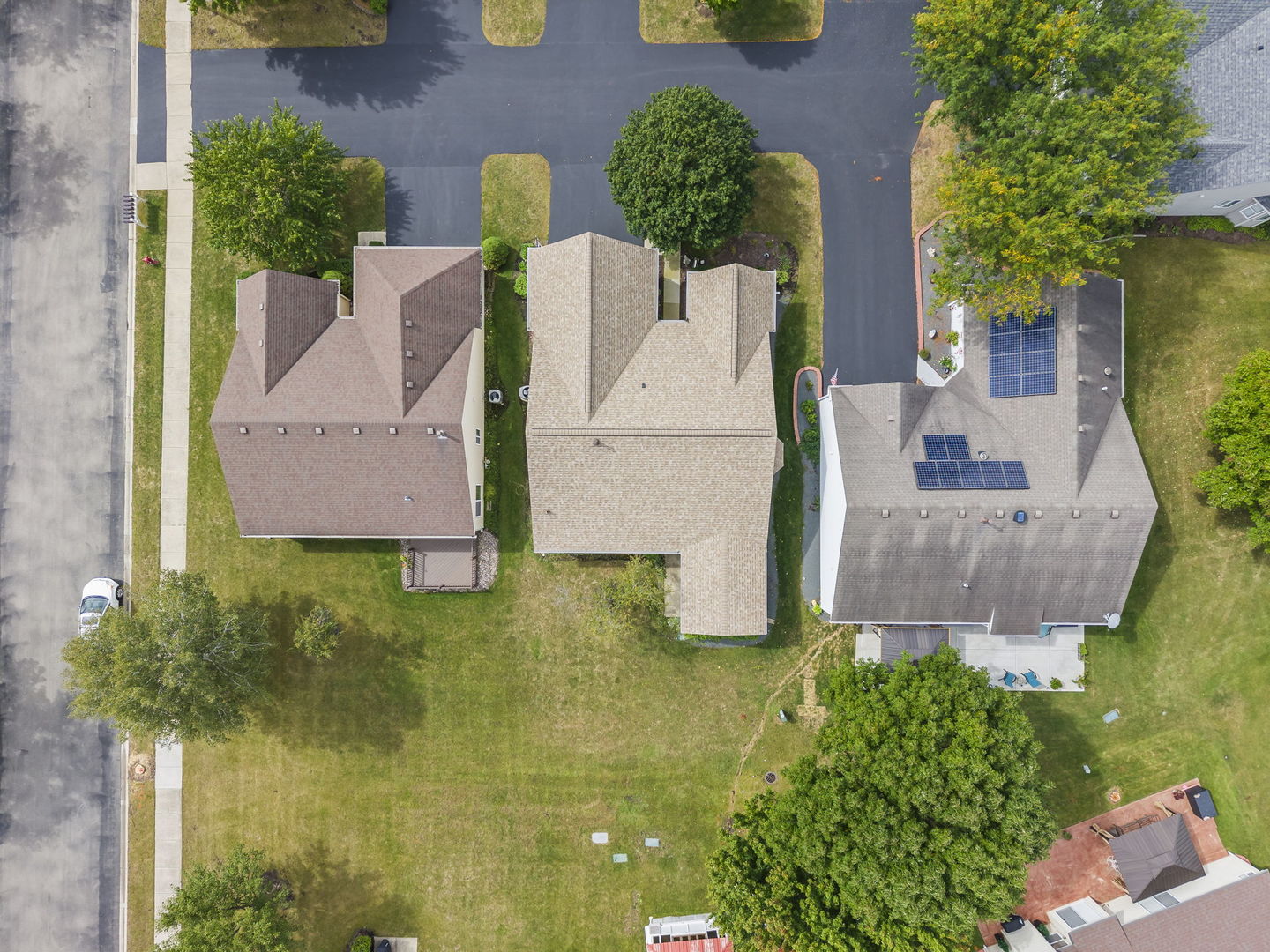 21046 W Walnut Lane