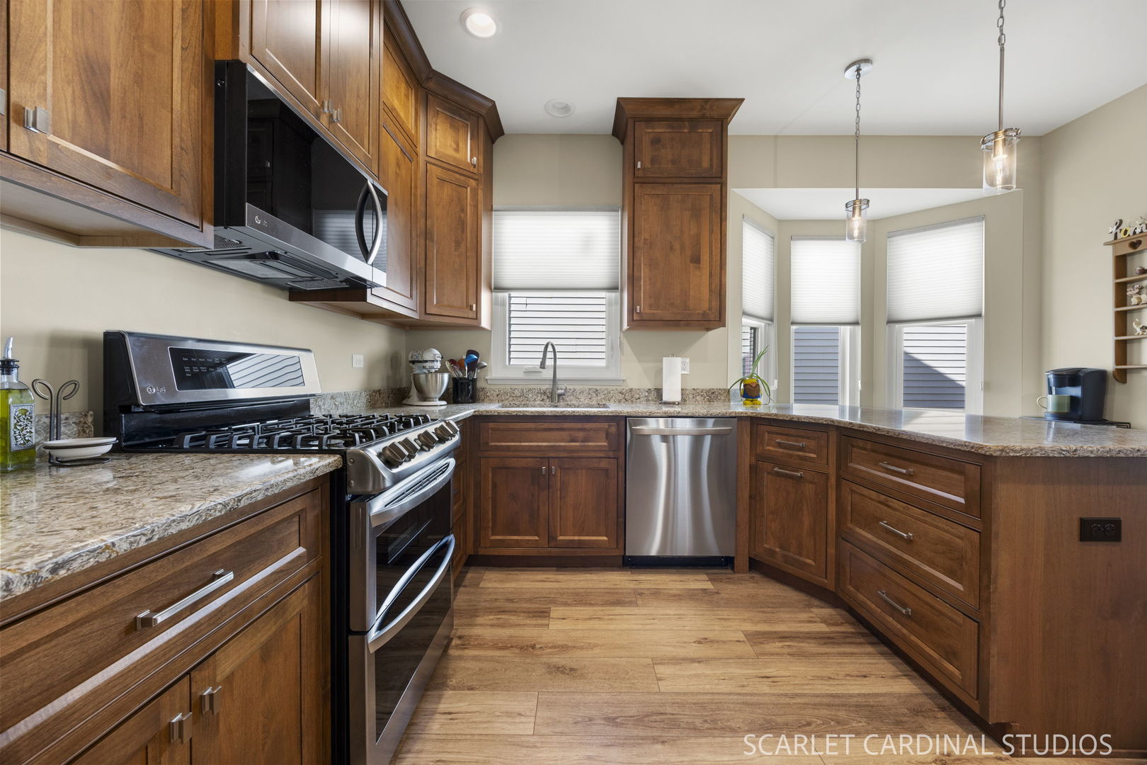 21046 W Walnut Lane