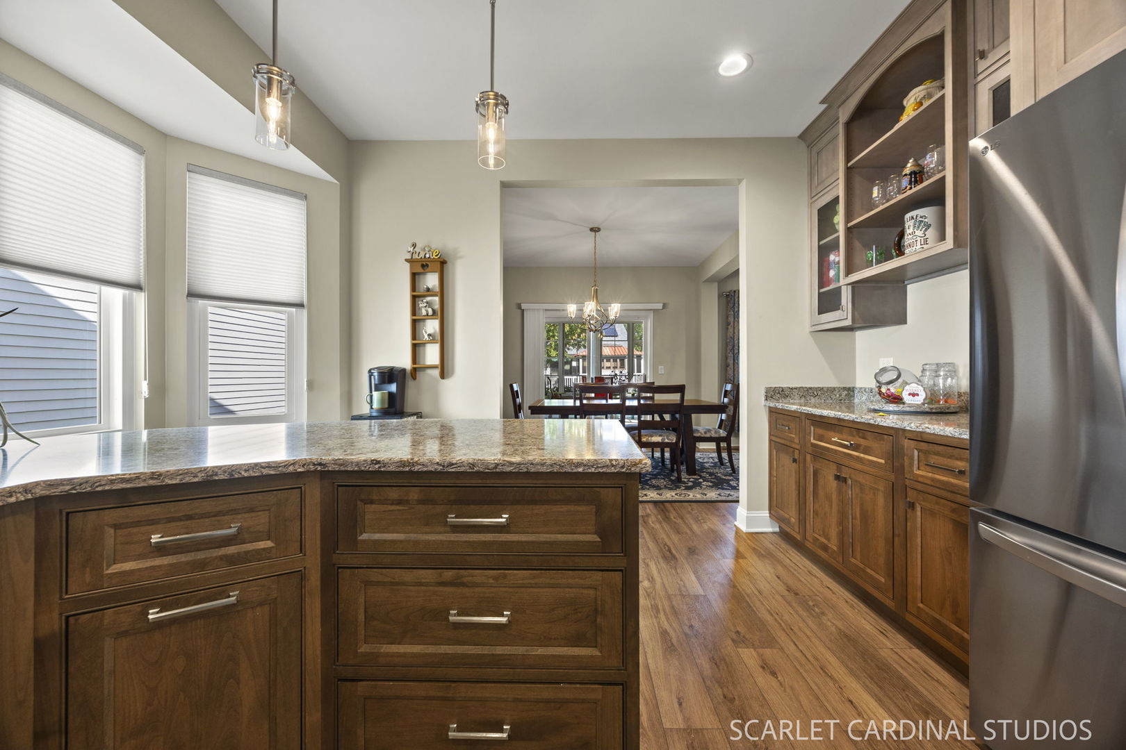 21046 W Walnut Lane