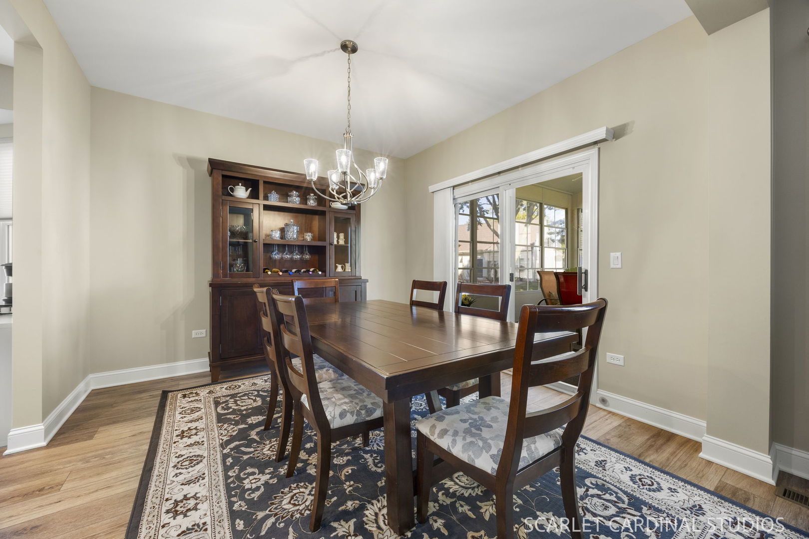 21046 W Walnut Lane