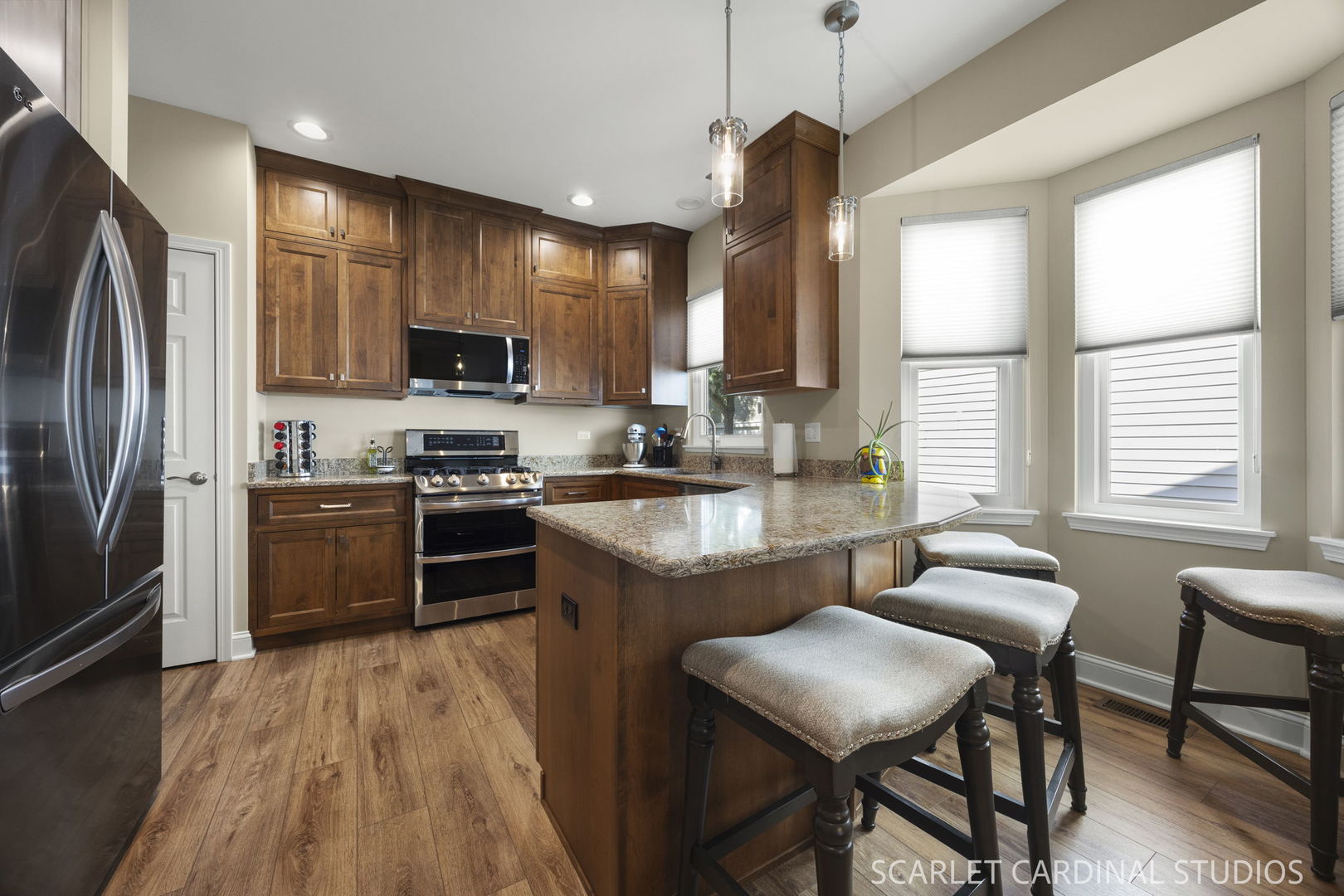 21046 W Walnut Lane
