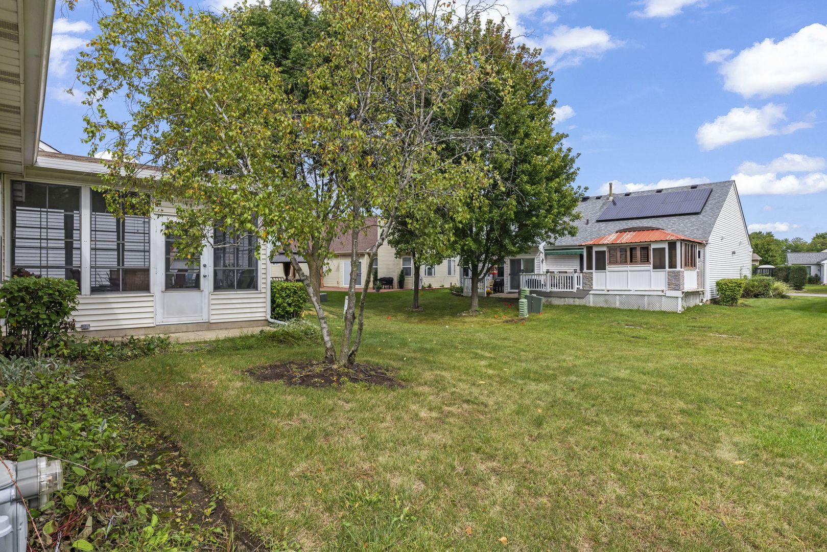 21046 W Walnut Lane