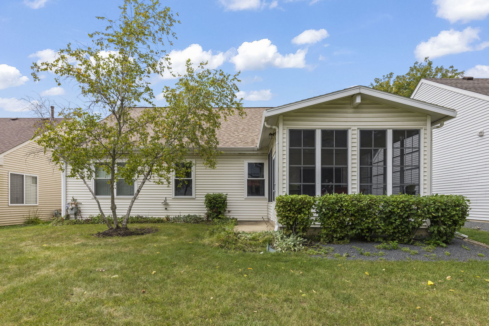 21046 W Walnut Lane