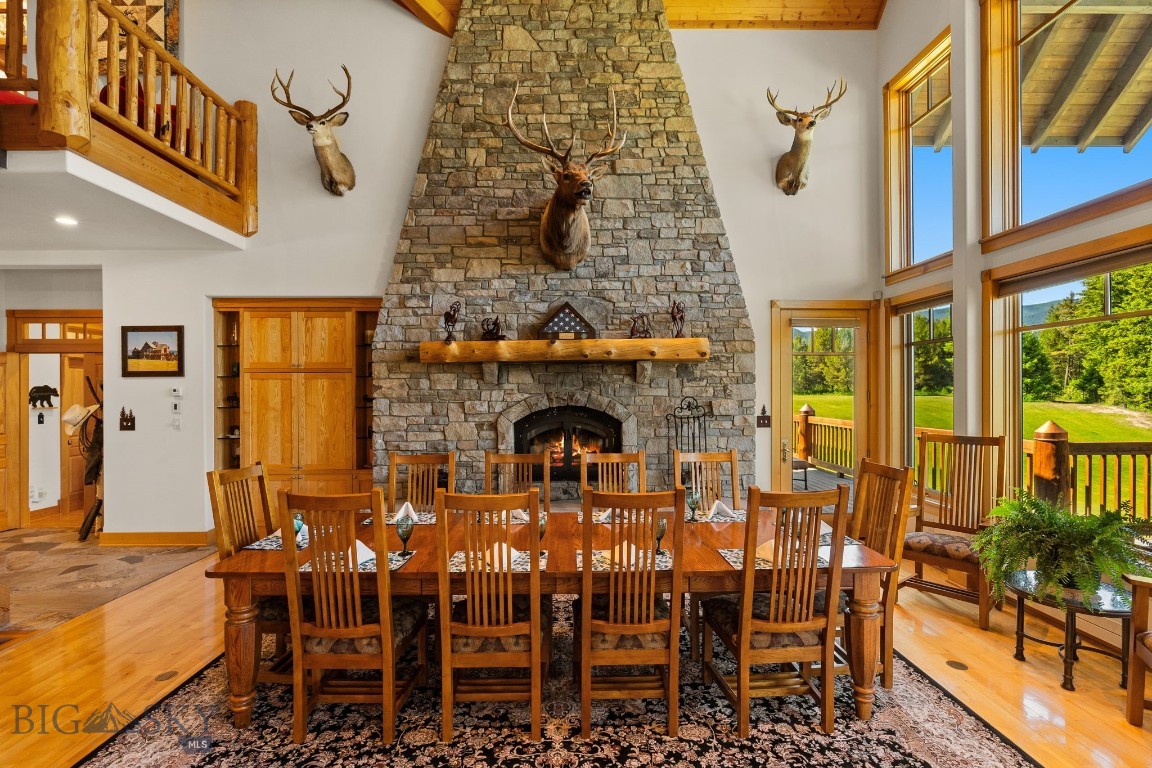 135 Squire Lane South