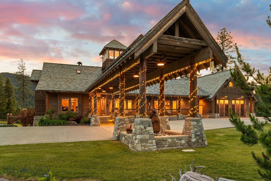 135 Squire Lane South